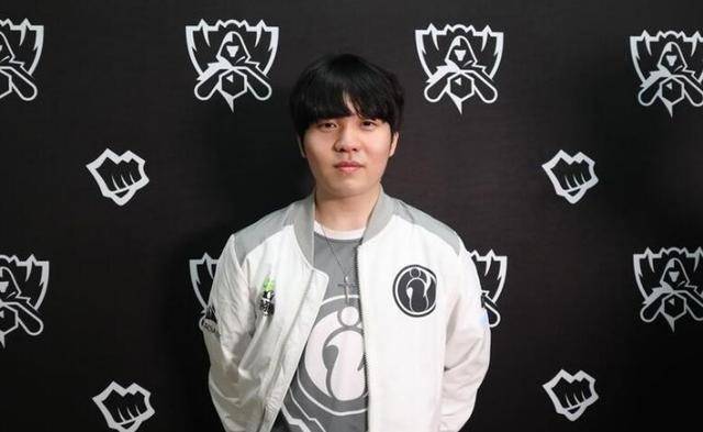 了现代足球 了现代足球