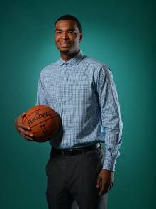 依然坚守信 依然坚守信