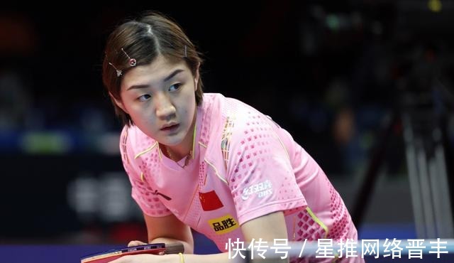 篮球场上 篮球场上