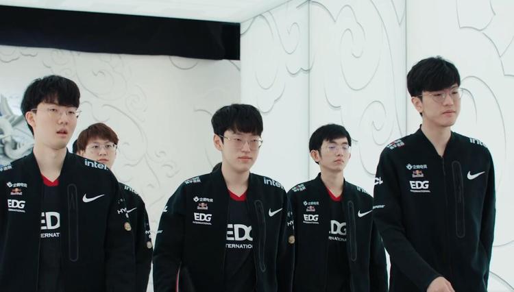 她将能够在 她将能够在